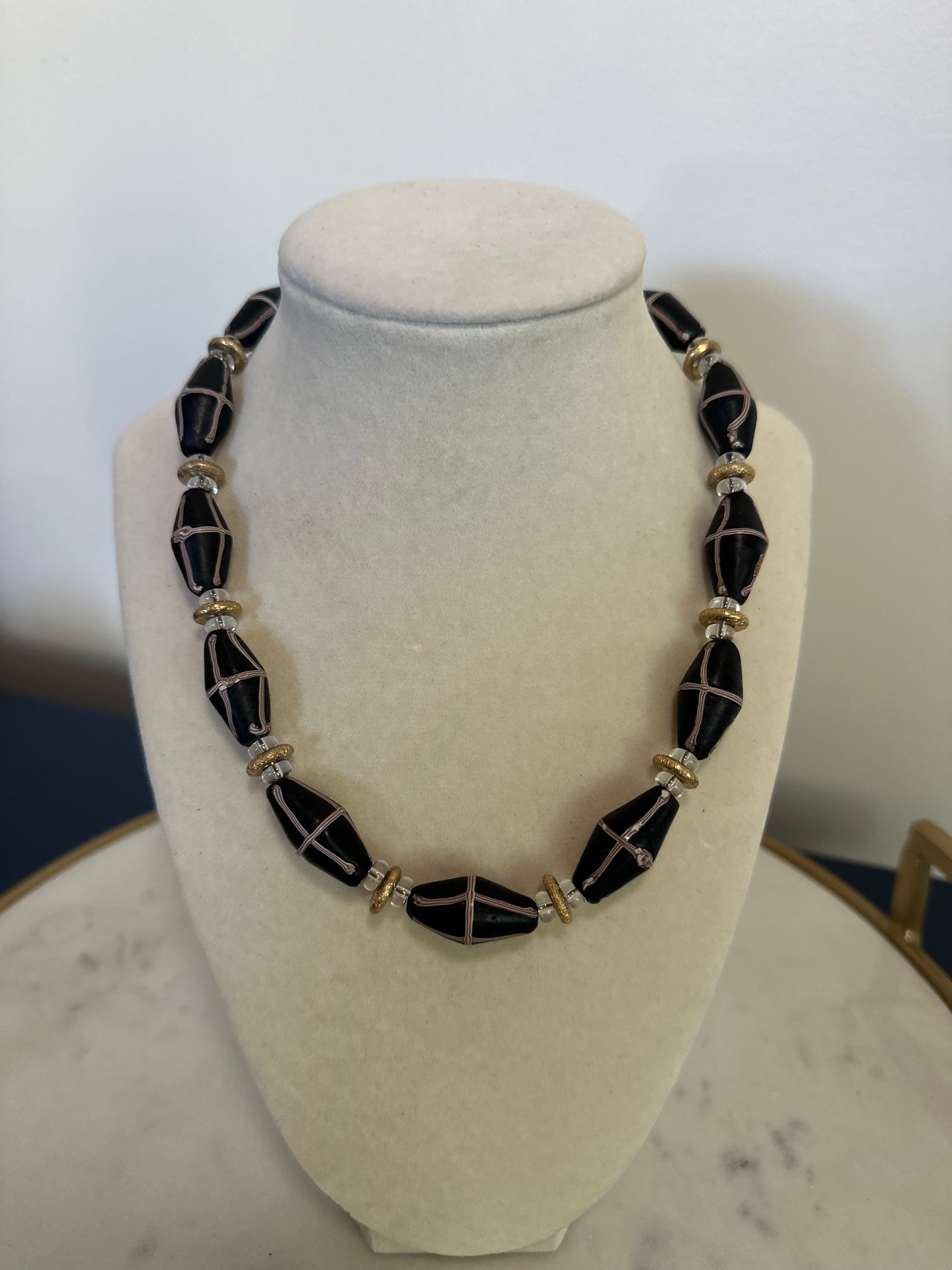 Wild Nest: black and gold