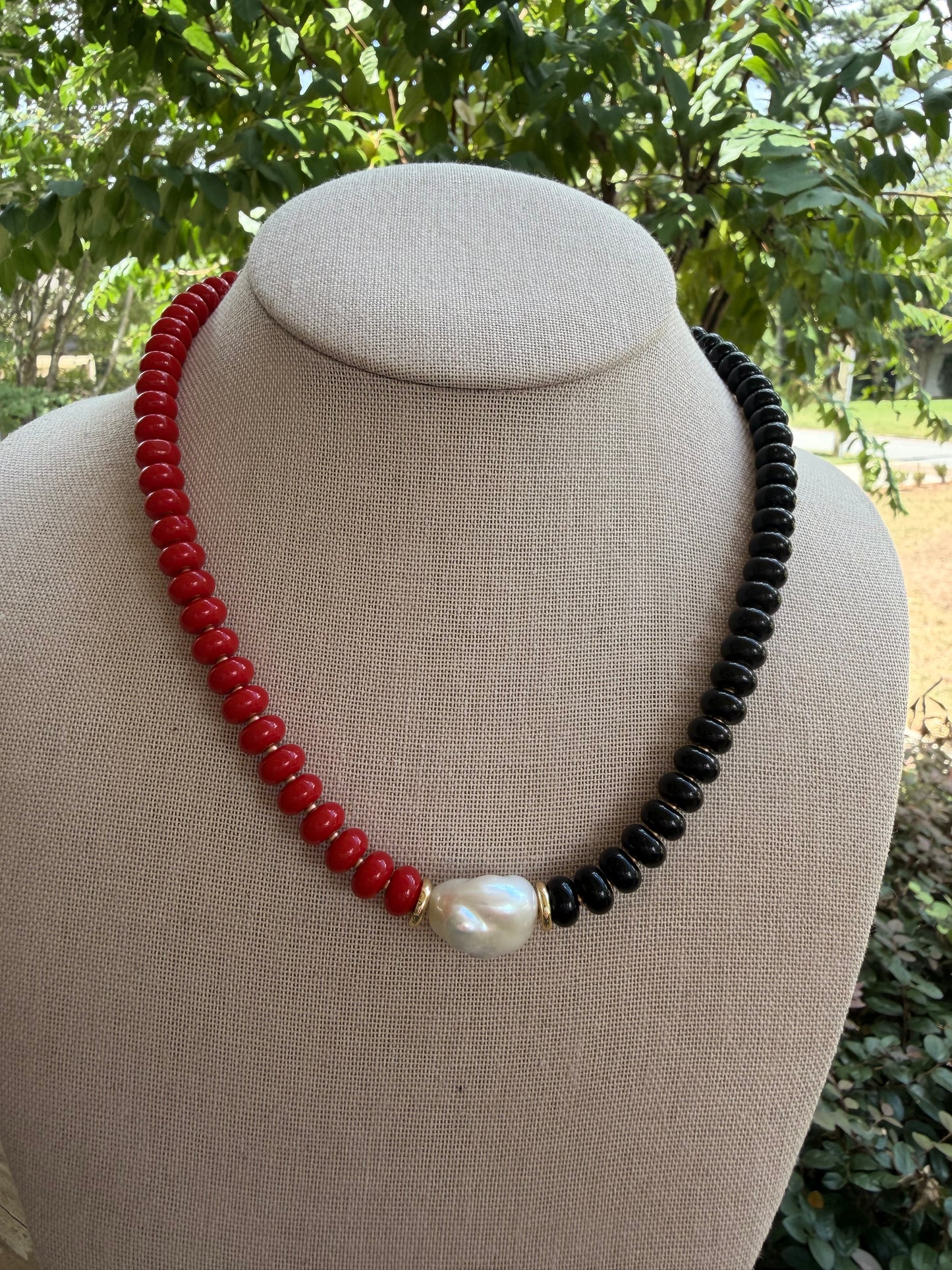 Game Day🏈: two tone red and black with baroque pearl