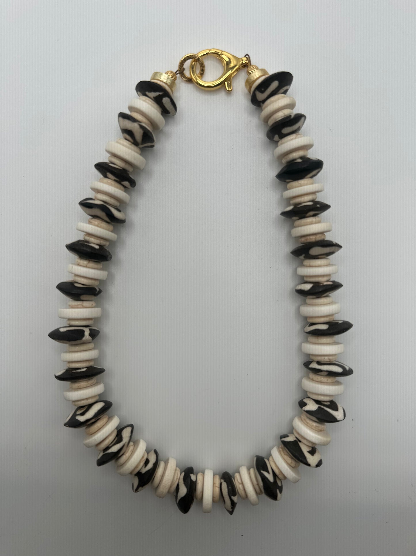 Wild Nest: black and white