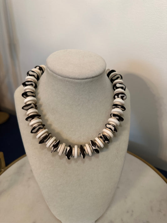 Wild Nest: black and white