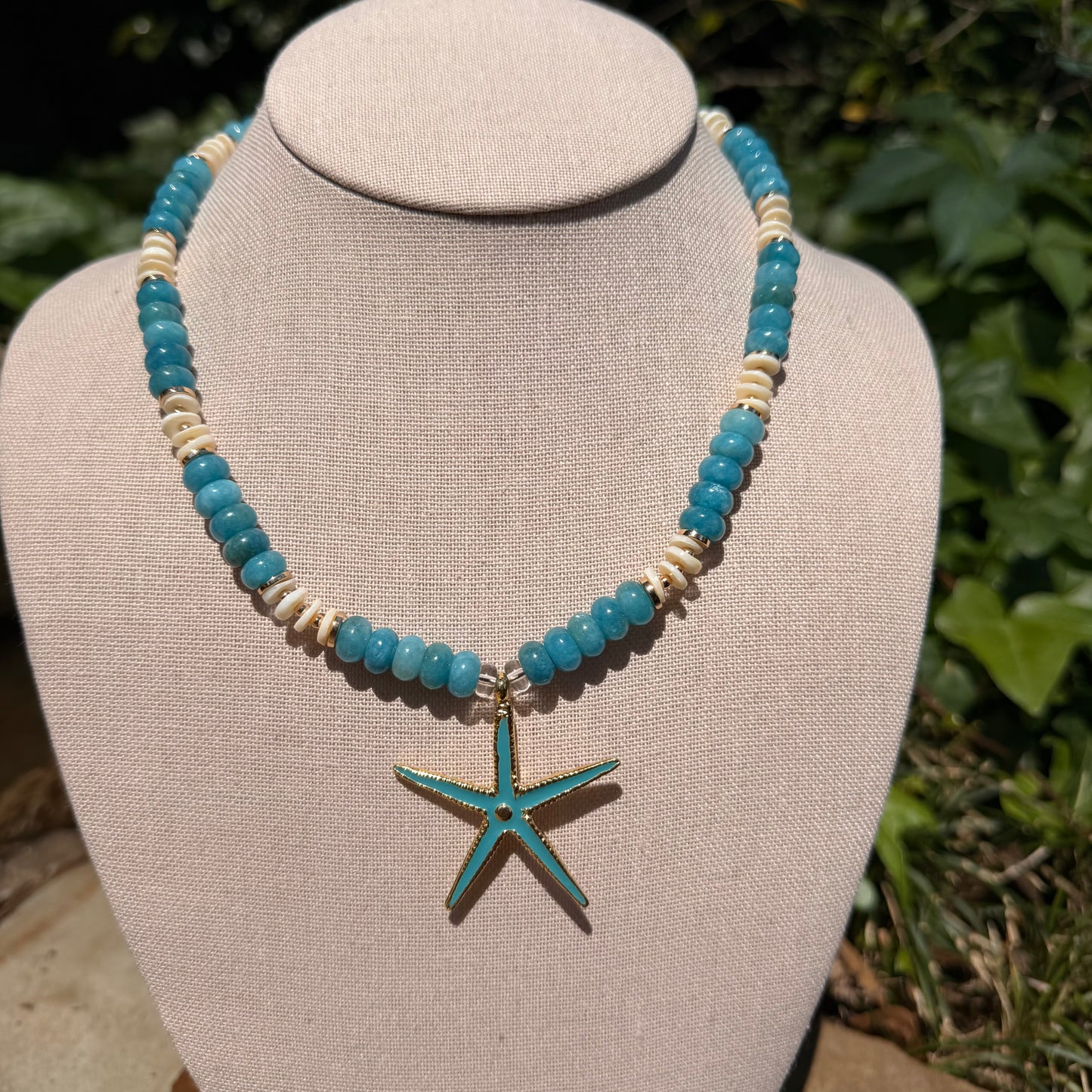 Beachy: starfish pendant with matching beads