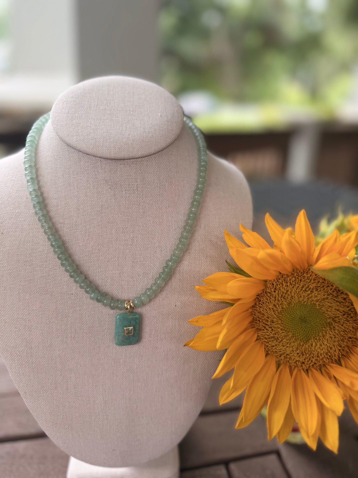 Flock: beads with matching pendant