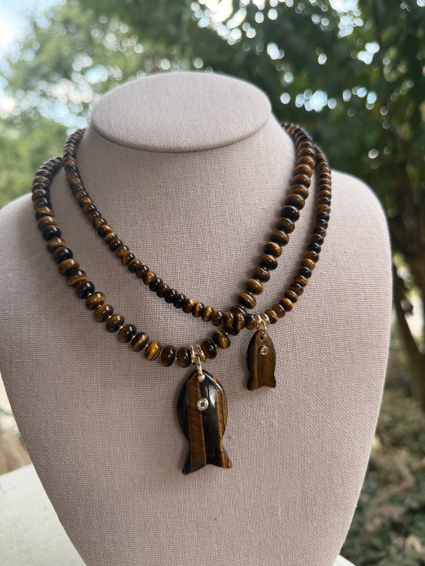 Flock: mini tiger’s eye fish