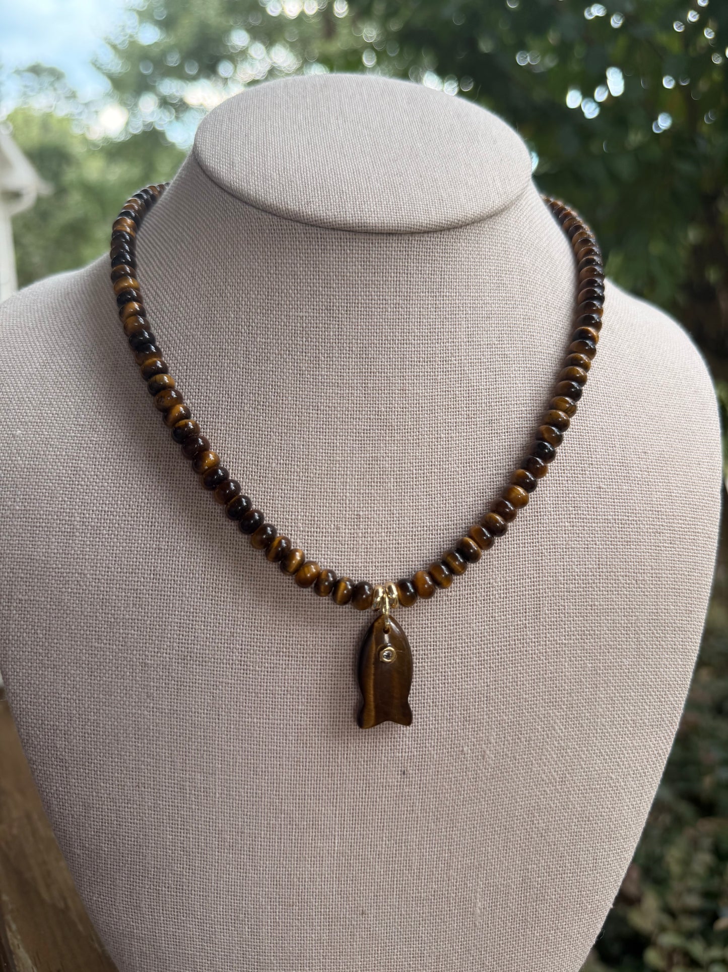 Flock: mini tiger’s eye fish