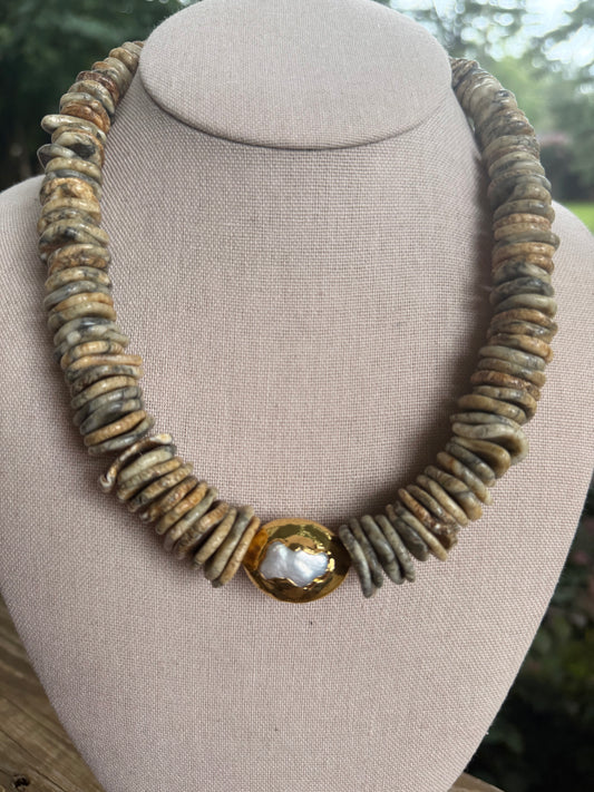 Quarry: chunky neutrals with a gold and pearl center stone